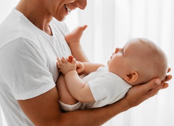 Vater mit Baby Vater mit Baby