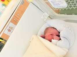 René | 11/2025 | 3020g | 47cm