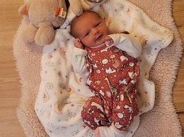 Isabella | 01/24 | 3345g | 50cm